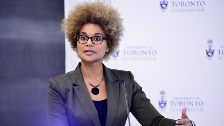 Who is Maydianne Andrade?